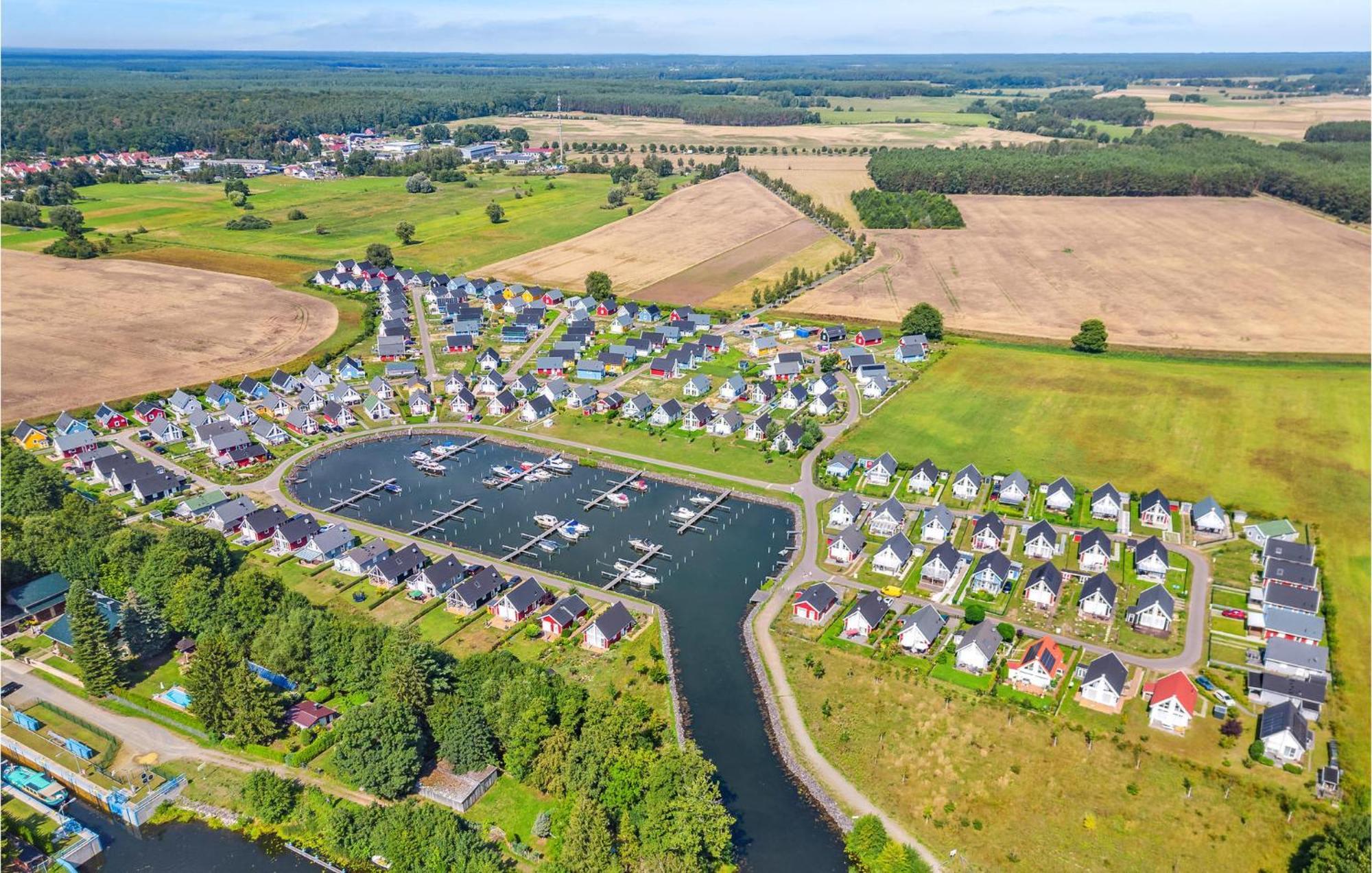 Cozy Home In Zerpenschleuse With Wifi Экстерьер фото